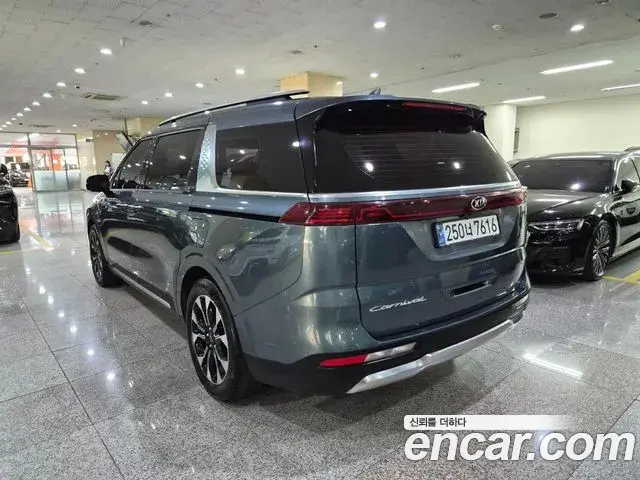 Kia Carnival 2020 — Photo 2/20