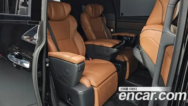 Toyota Alphard 2023 — Фото 12/20