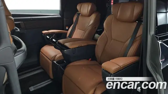 Toyota Alphard 2023 — Фото 13/20