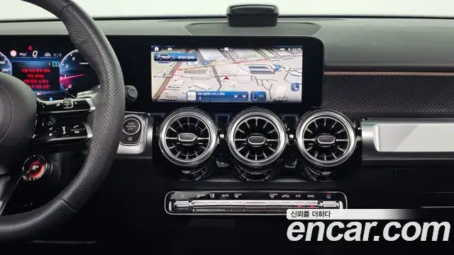 Mercedes-Benz GLB-Class 2025 — Photo 14/20