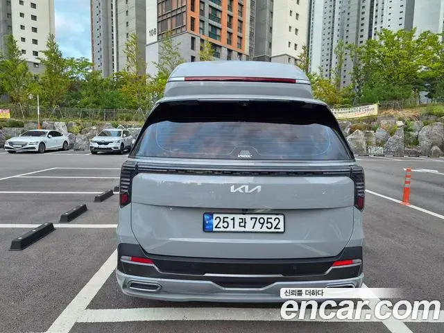 Kia Carnival 2024 — Şəkil 3/18