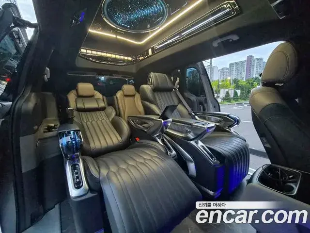 Kia Carnival 2024 — Şəkil 8/18