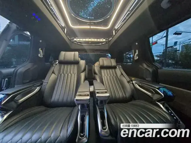 Kia Carnival 2024 — Şəkil 9/18