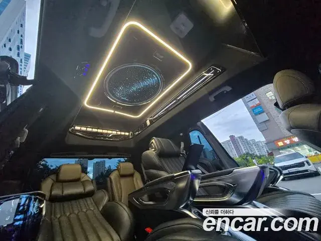 Kia Carnival 2024 — Şəkil 16/18