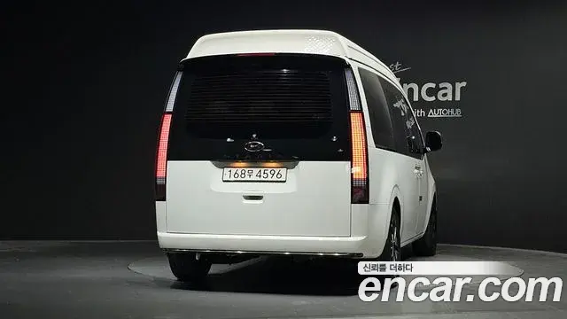Hyundai Staria 2022 — Фото 4/20