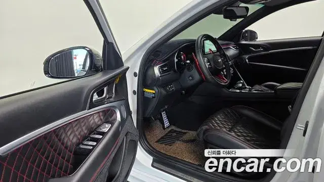 Genesis G70 2019 — Photo 13/20