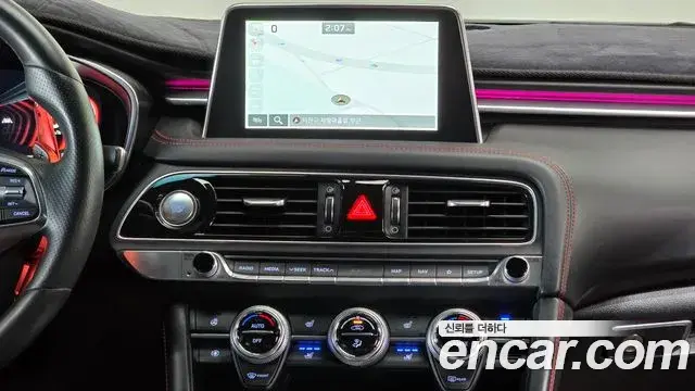 Genesis G70 2019 — Photo 15/20