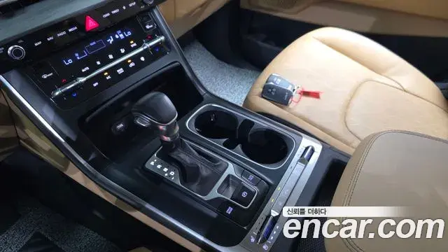 Kia Carnival 2023 — Şəkil 9/20