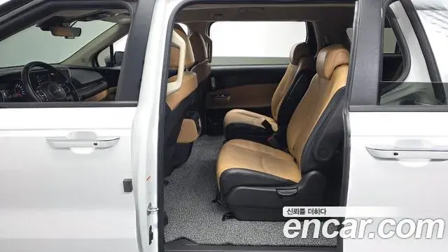 Kia Carnival 2023 — Şəkil 12/20