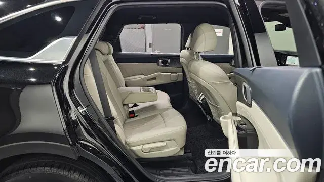 Kia Sorento 2022 — Фото 11/20