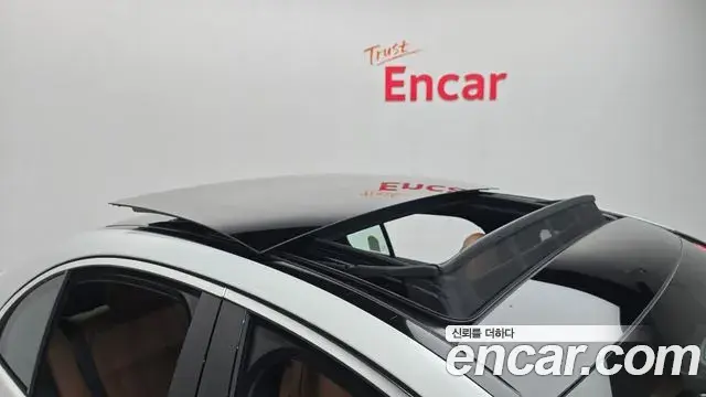 Mercedes-Benz E-Class 2026 — Photo 18/20