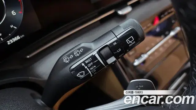Kia Carnival 2020 — ფოტო 8/33