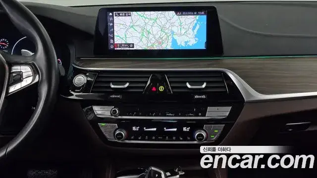 BMW 5 Series 2019 — Фото 14/20