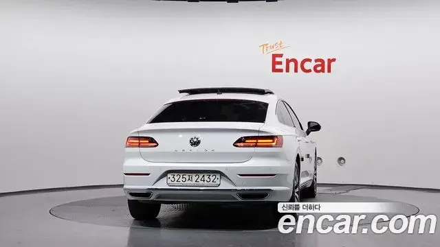 Volkswagen Arteon 2019 — Şəkil 10/33