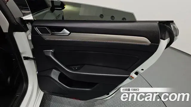 Volkswagen Arteon 2019 — Şəkil 16/33