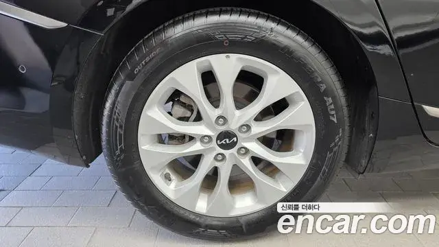 Kia K8 2022 — Photo 5/20