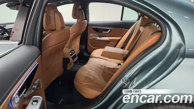 Mercedes-Benz E-Class 2025 — Photo 11/20