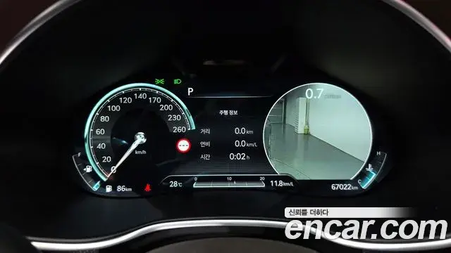 Genesis Electrified G80 2022 — Photo 8/20