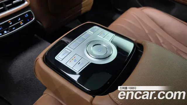 Genesis Electrified G80 2022 — Photo 15/20