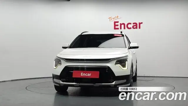 Kia Niro 2022 — Фото 3/20
