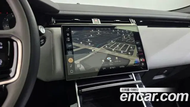 Land Rover Range Rover Velar 2025 — Photo 13/20