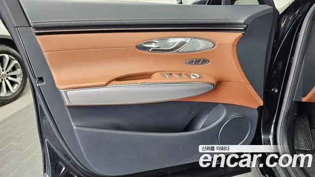 Genesis GV70 2021 — Şəkil 25/32