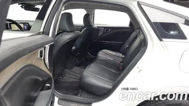 Kia K8 2023 — Photo 11/20