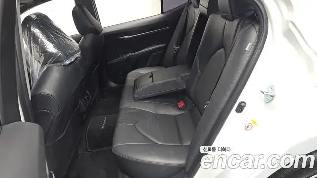 Toyota Camry 2018 — Фото 11/20