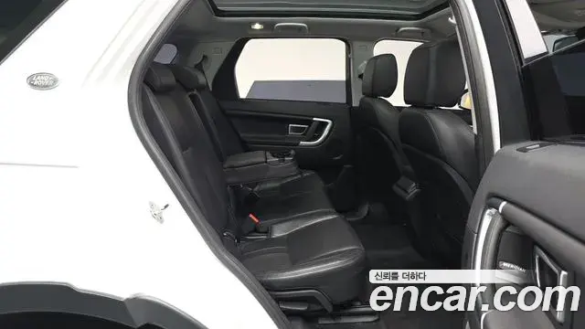 Land Rover Discovery Sport 2019 — Фото 12/20
