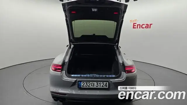 Porsche Panamera 2018 — Фото 18/20