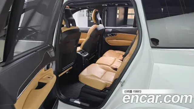 Volvo XC90 2021 — Фото 11/20