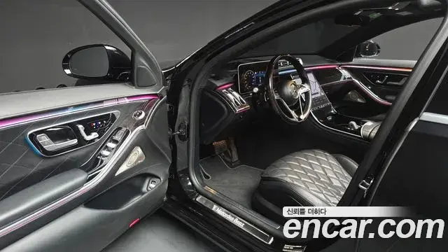 Mercedes-Benz S-Class 2021 — Photo 13/42