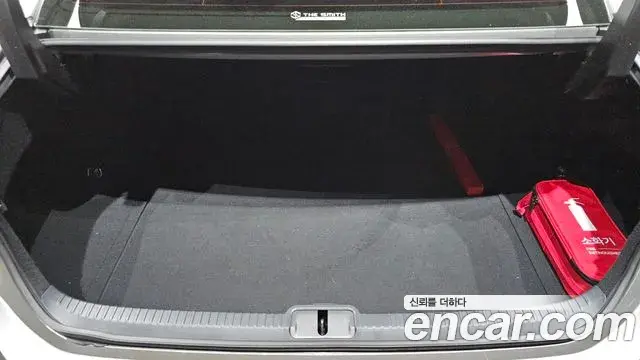 Lexus ES300h 2026 — ფოტო 14/36