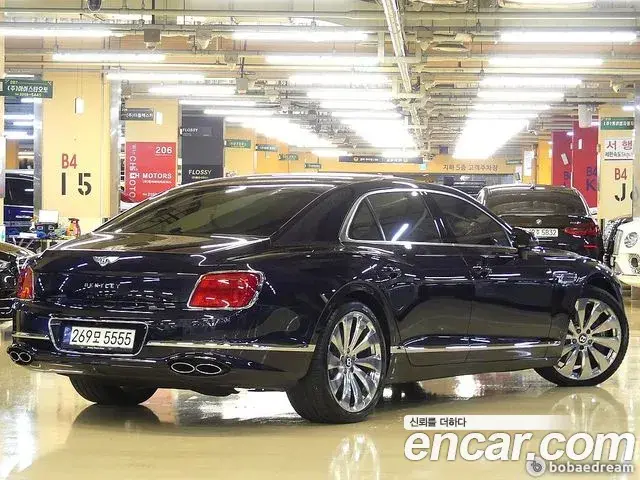 Bentley Flying Spur 2022 — Фото 2/20