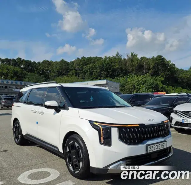 Kia Carnival 2024 — Photo 5/16