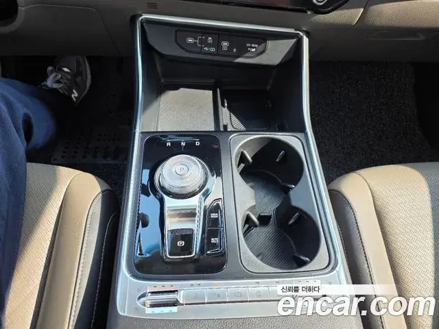 Kia Carnival 2024 — Photo 8/16