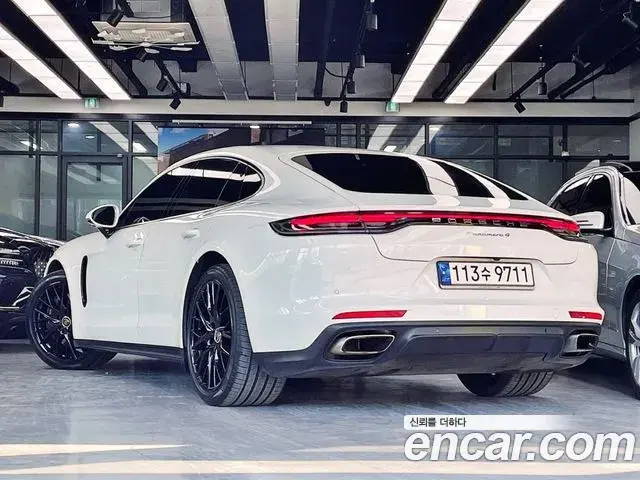 Porsche Panamera 2021 — Photo 19/20