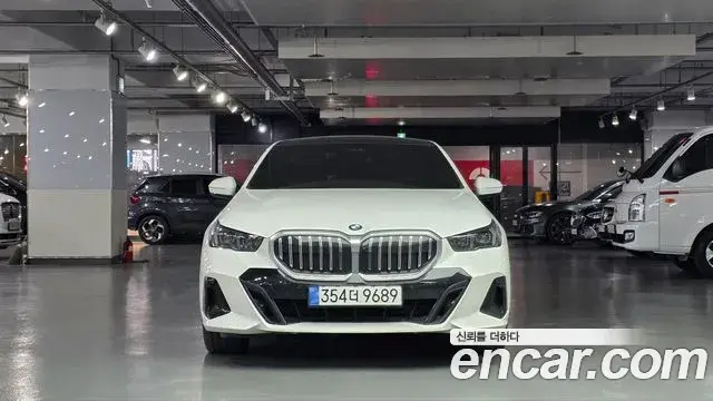 BMW 5 Series 2025 — Photo 9/11