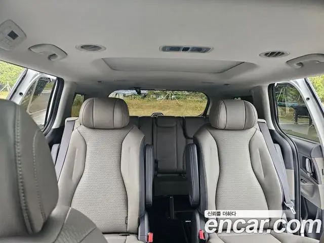 Kia Carnival 2024 — Photo 9/18