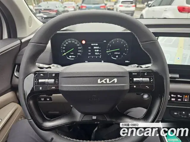 Kia Carnival 2024 — Photo 10/18