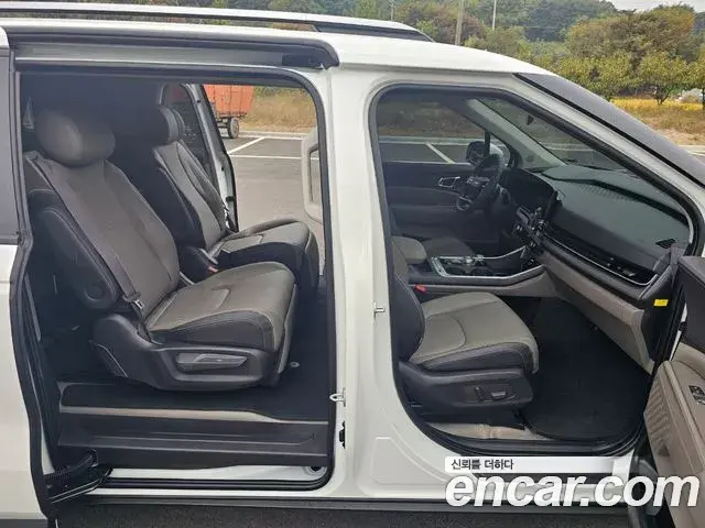 Kia Carnival 2024 — Photo 12/18