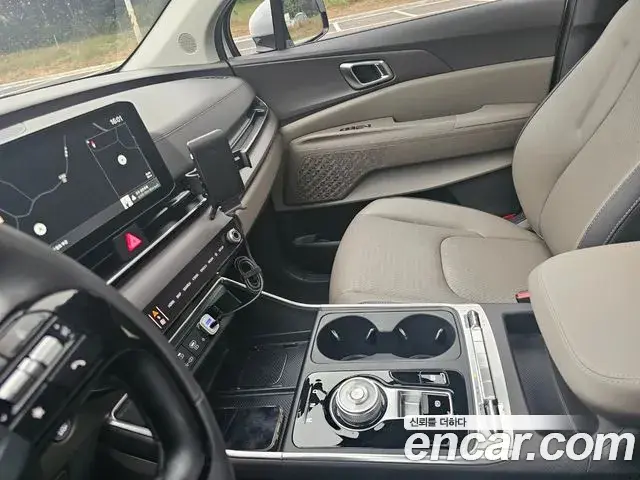 Kia Carnival 2024 — Photo 13/18