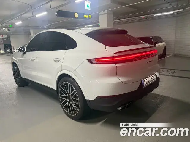 Porsche Cayenne 2025 — Фото 2/17