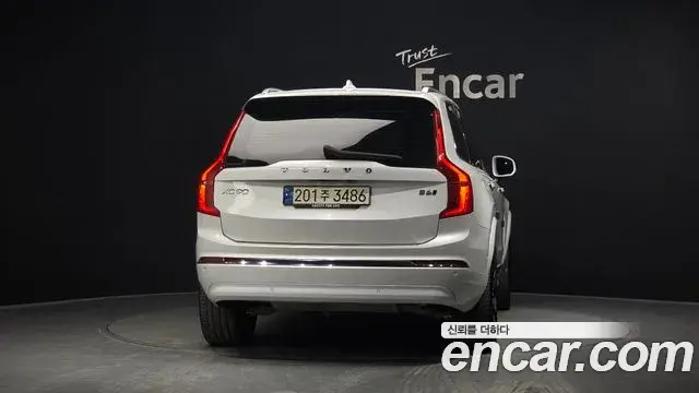 Volvo XC90 2023 — Фото 4/20
