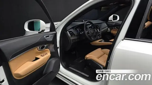Volvo XC90 2023 — Фото 10/20
