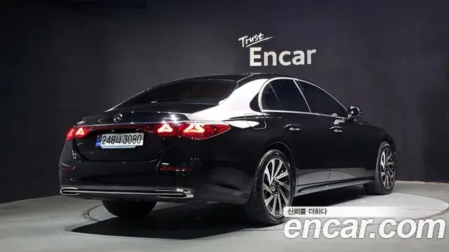 Mercedes-Benz E-Class 2024 — Photo 1/20
