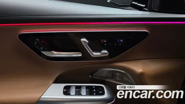 Mercedes-Benz E-Class 2024 — Photo 19/20