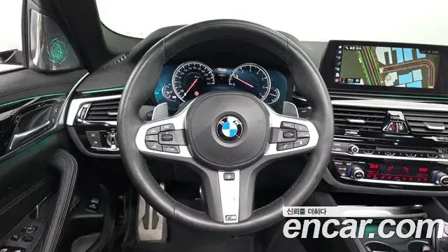 BMW 5 Series 2018 — Фото 11/20