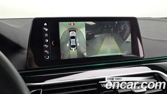 BMW 5 Series 2018 — Фото 13/20