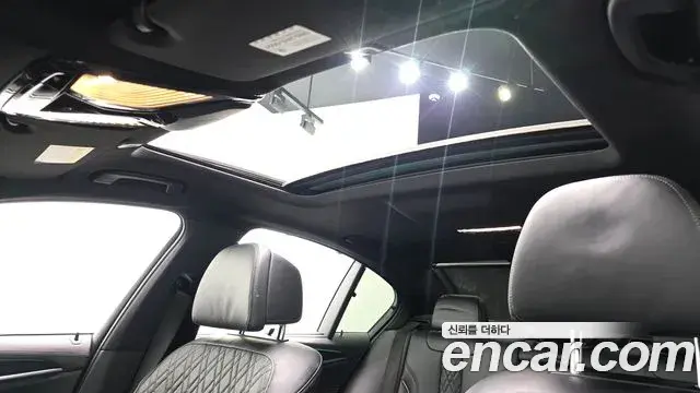 BMW 5 Series 2018 — Фото 18/20